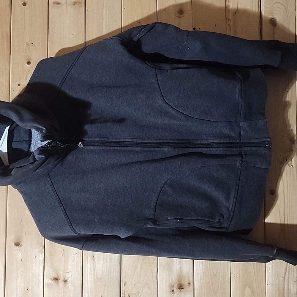 Lululemon Gray Hug‎ It Out Jacket Size 6